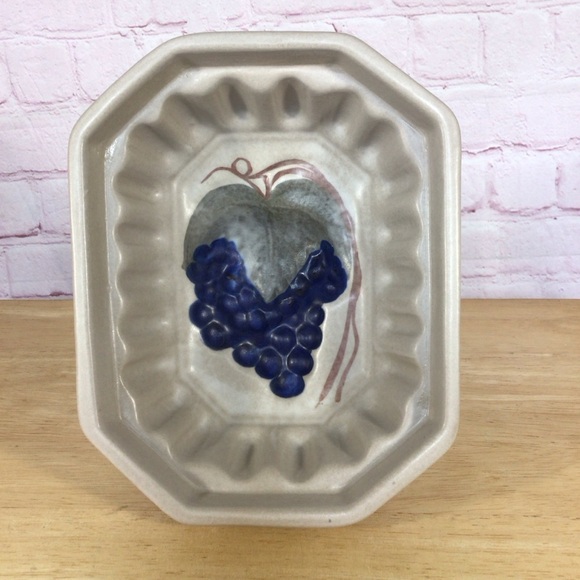 Vintage Handcrafted Chatham Stoneware Grape Design Pudding Mold - Picture 1 of 10